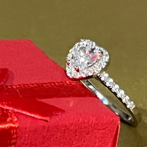 💜 HALO HEART CZ RING IN STERLING SILVER NIB WOMEN’S SIZE 9 💜 - Picture 7 of 9